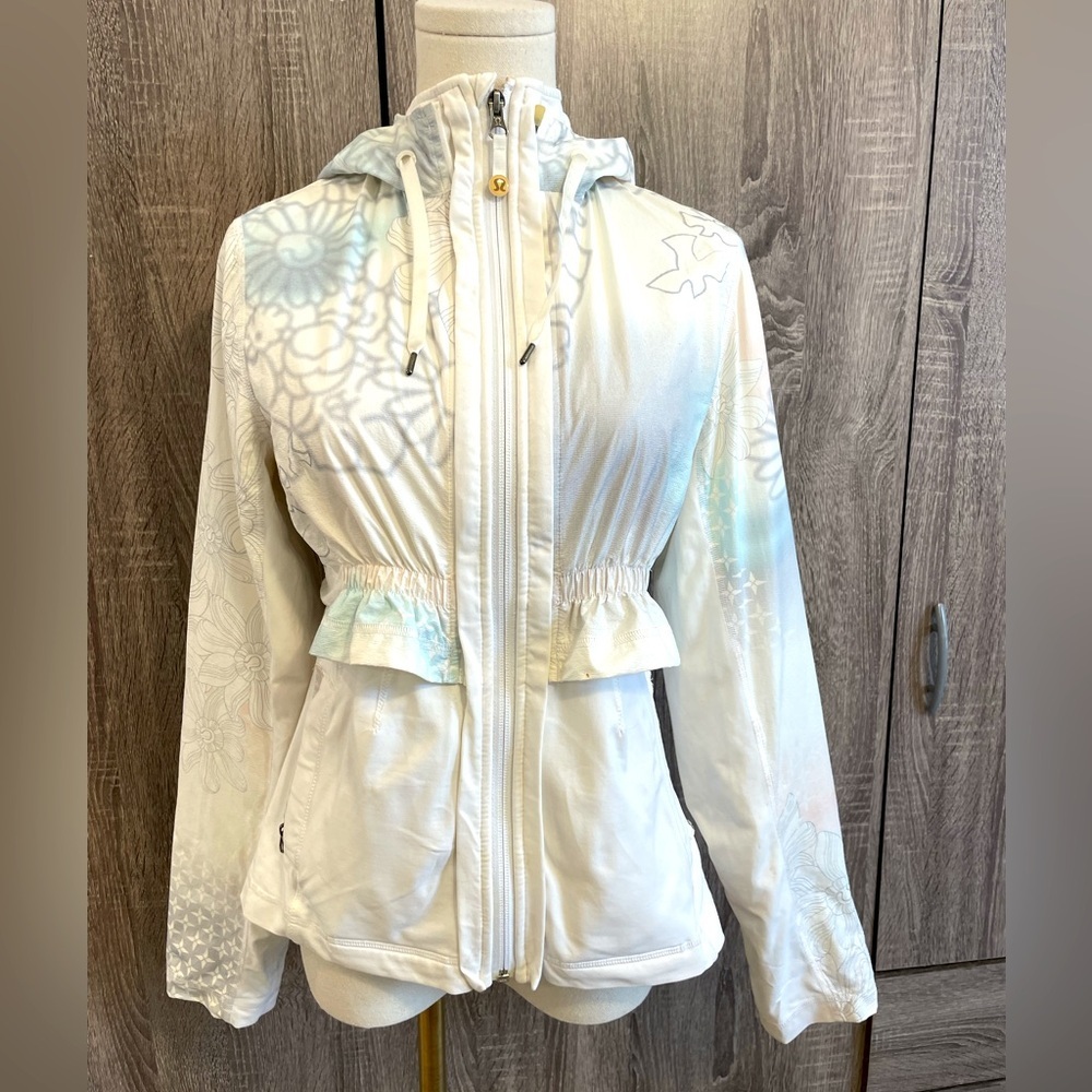 LULULEMON Special Edition Double Jacket zipoff Crop Windbreaker Cream Floral 4